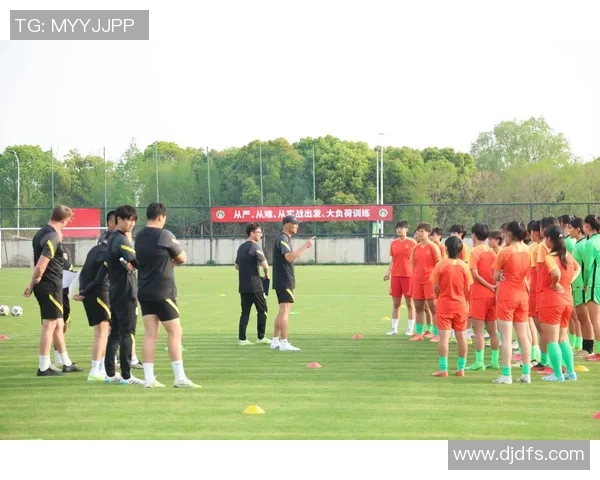 球星特训营：提升足球技巧与竞技水平的全面训练计划