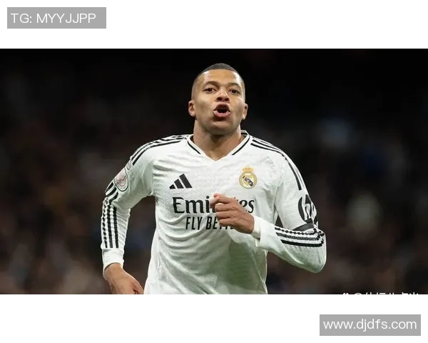 足坛巨星名字背后的故事与传奇生涯全景解读