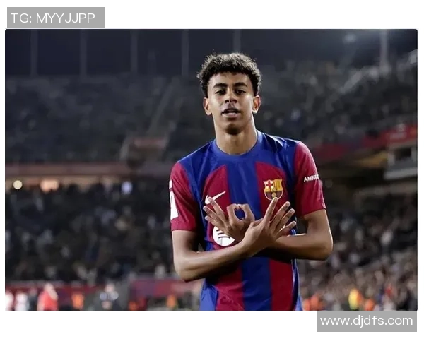 足球历史十大顶级球星排名揭秘 他们的球技如何改变了世界足球 足球历史十大顶级球星排名揭秘 他们的球技如何改变了世界足球