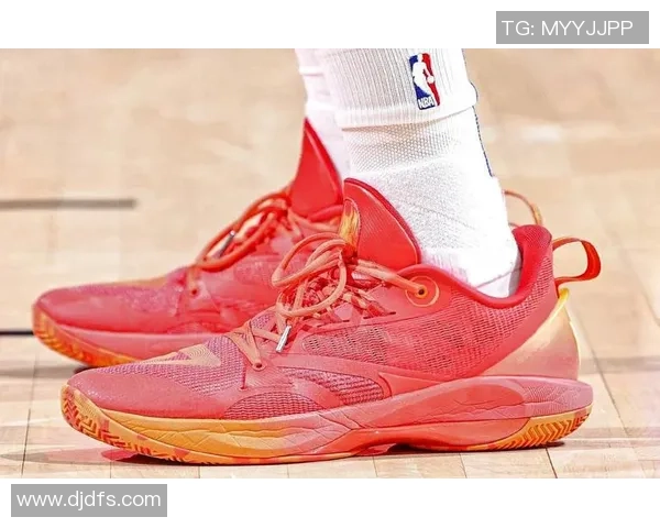 足球明星战靴价格揭秘 各大球星专属鞋款的市场价值分析