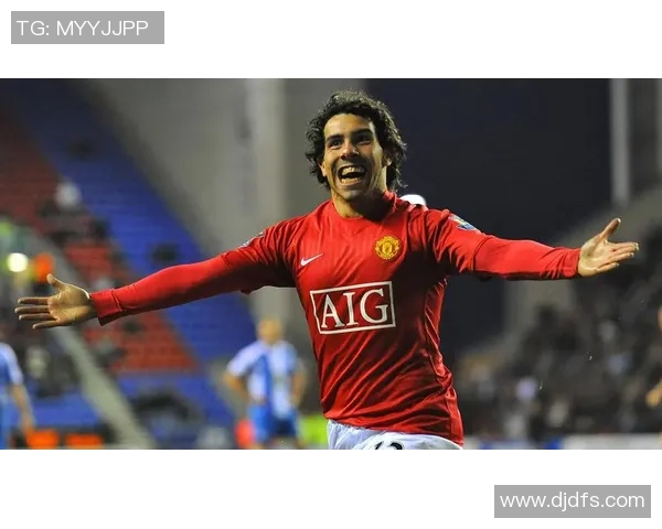 足球球星眼神杀：盘点那些在赛场上用眼神制胜的瞬间与故事