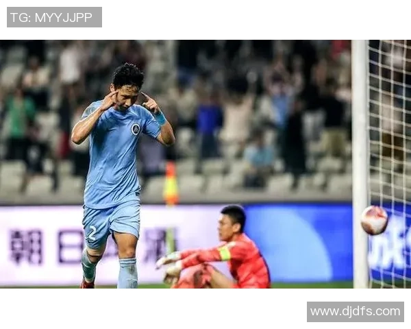 青岛足球球星喜结连理与知名模特携手步入婚姻殿堂